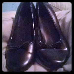 A paie of high heels.